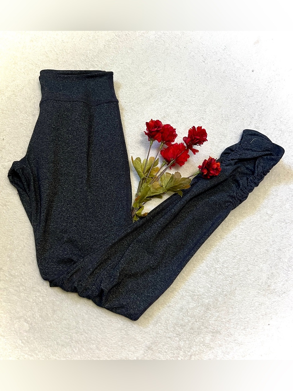 Beyond Yoga Charcoal Gathered Ruched Leggings - Medium (26")*